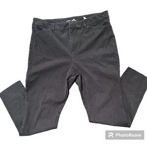 Old Navy Pixie Mid-Rise blk jeans has some wash wear but lots of life left 16